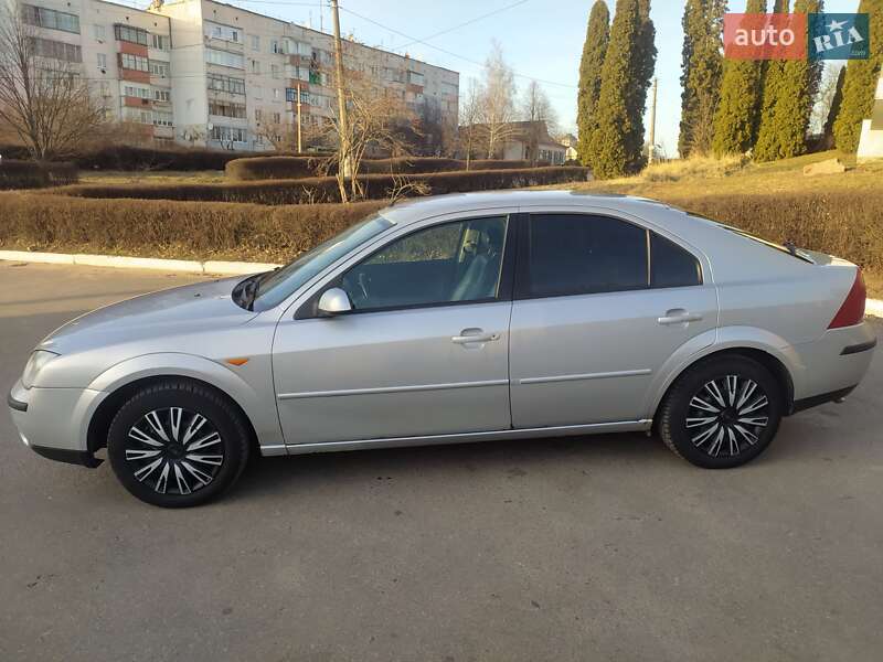 Седан Ford Mondeo 2002 в Сквире