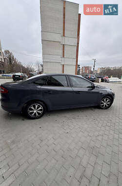 Седан Ford Mondeo 2012 в 