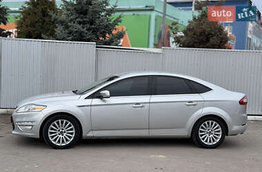 Седан Ford Mondeo 2013 в 