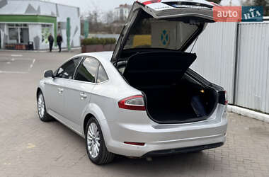 Седан Ford Mondeo 2013 в 