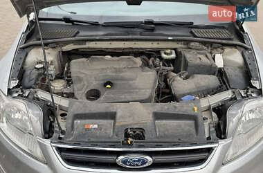Седан Ford Mondeo 2013 в 