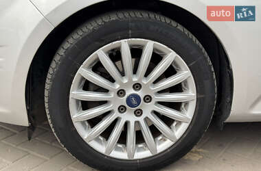 Седан Ford Mondeo 2013 в 