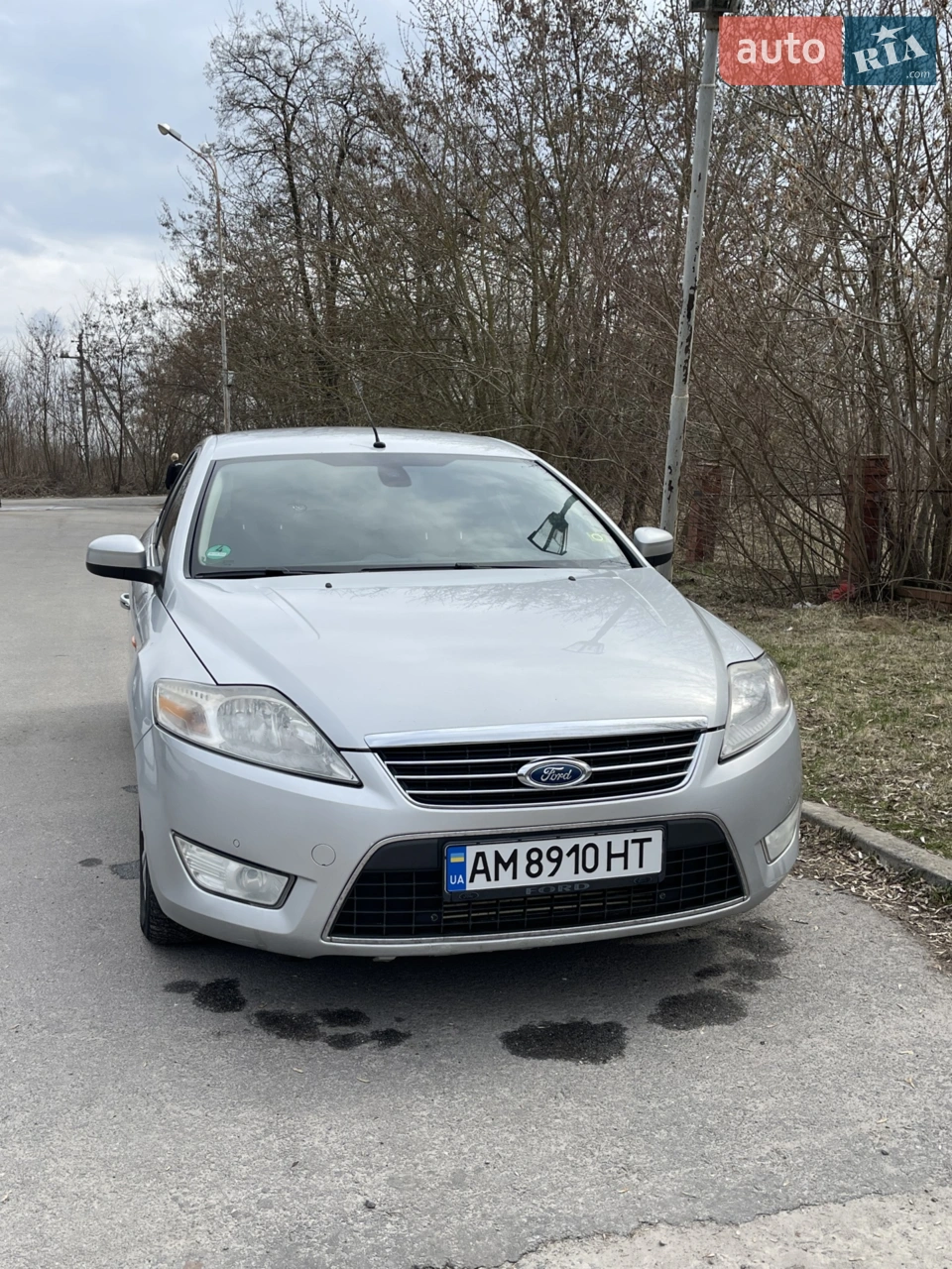 Продаю власний автомобіль пригнаний з Європи у 2022 році з пробігом 220 тис. 
Я другий власник в Україні. 
Вмісткий та надійний автомобіль, вкладень не потребує. Нова літня гума.

Автомобіль після великого ТО. 
Заміна всіх прокладок впускної системи, новий патрубок на зворотну подачу пального. Замінено комплект ГРМ та всі ролики.
! Капітальний ремонт коробки (на коробку ще діє гарантія близько 6 місяців)!
Замінено рульову рейку, рульові тяги, наконечники рульових тяг, стійки стабілізатора перед+зад, гальмівні диски та колодки спереду, гальмівна рідина, сайлентблоки зад весь (16 шт.) нові, сайлентблоки поздовжніх важелів, задні та передні амортизатори, нові передні важелі в зборі з шаровими, замінено 2 подушки двигуна, новий інтеркулер радіатора, патрубок інтеркуллра, заправлено кондиціонер, новий акумулятор, встановлено металевий захист двигуна.
Ходова просто ідеальна.
На 320 тис. замінено оливу двигуна та всі фільтри. 

Багата комплектація включає в себе:
підігрів лобового скла, дзеркал, сидінь;
шкіряний салон;
електро регулювання сидінь водія та пасажира;
пам?ять сидінь на 4 позиції;
електросклопідйомники перед, зад;
2-зонний клімат;
парктроніки;
мультикермо;
датчик дощу.

З нюансів є скол на лобовому з боку пасажира, який пережив 2 зими та далі не йде.
Задній бампер має незначне пошкодження, є фото (останні).
Хороший торг на косметику.