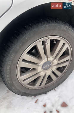 Седан Ford Mondeo 2004 в 