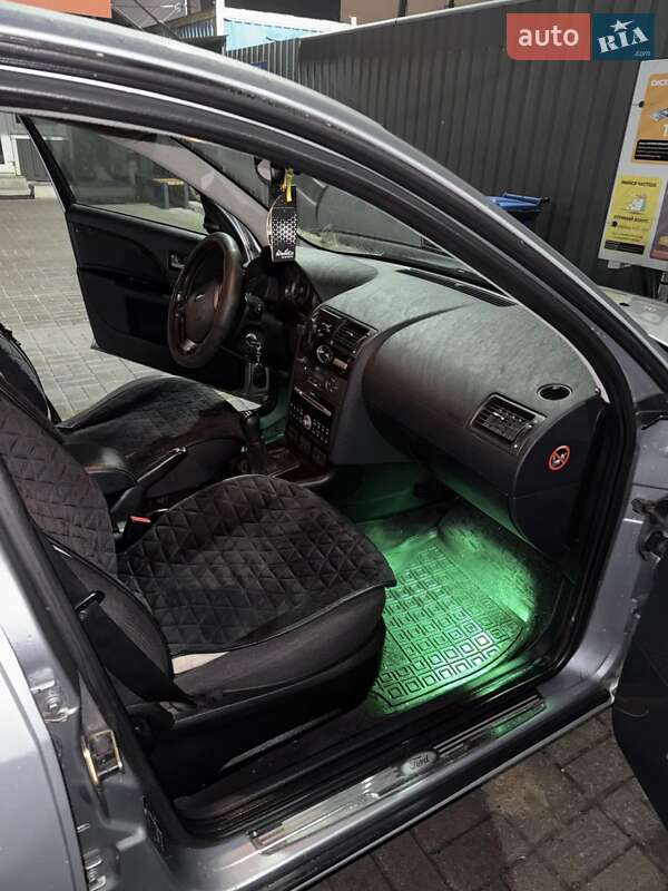 Седан Ford Mondeo 2006 в Конотопе