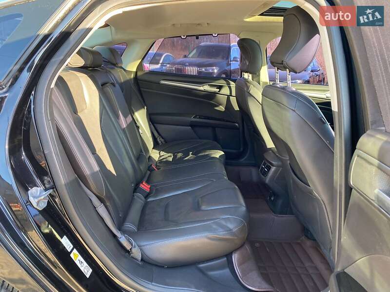 Седан Ford Mondeo 2016 в Львове