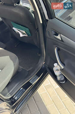 Седан Ford Mondeo 2012 в 