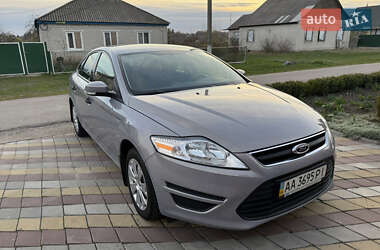 Лифтбек Ford Mondeo 2013 в 