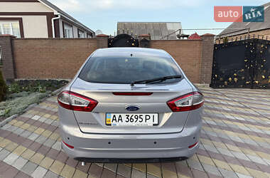 Лифтбек Ford Mondeo 2013 в 