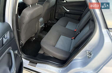 Лифтбек Ford Mondeo 2013 в 