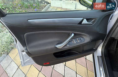 Лифтбек Ford Mondeo 2013 в 