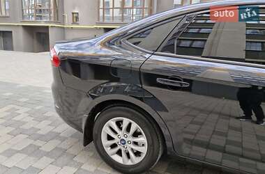 Седан Ford Mondeo 2012 в 