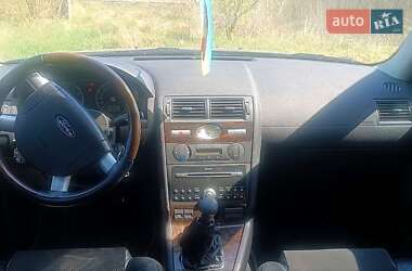 Седан Ford Mondeo 2004 в 