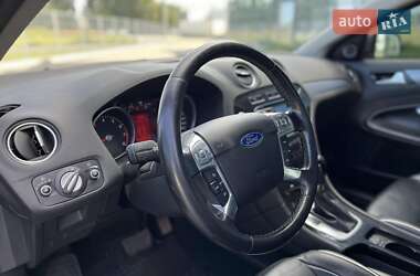 Седан Ford Mondeo 2011 в 