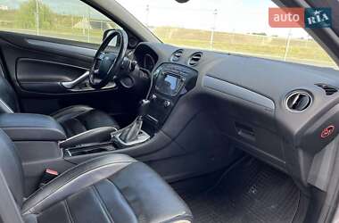 Седан Ford Mondeo 2011 в 