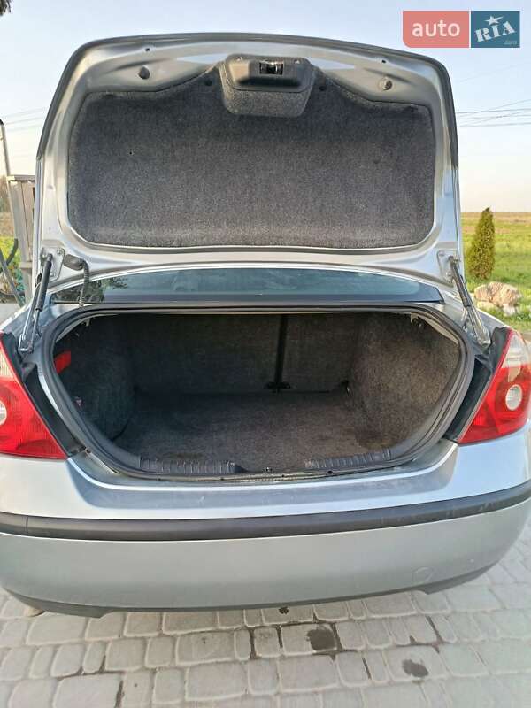 Седан Ford Mondeo 2004 в Скале-Подольской фото 10 Седан Ford Mondeo 2004 в Скале-Подольской