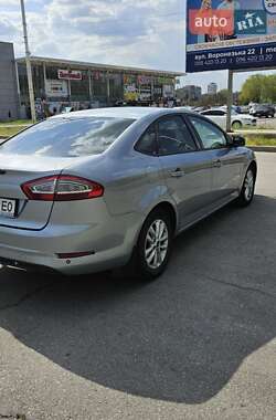 Седан Ford Mondeo 2011 в 