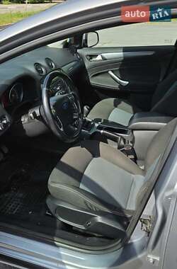 Седан Ford Mondeo 2011 в 