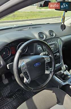 Седан Ford Mondeo 2011 в 
