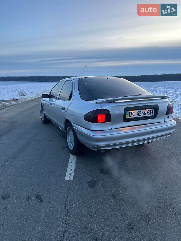 Лифтбек Ford Mondeo 1994 в Буске