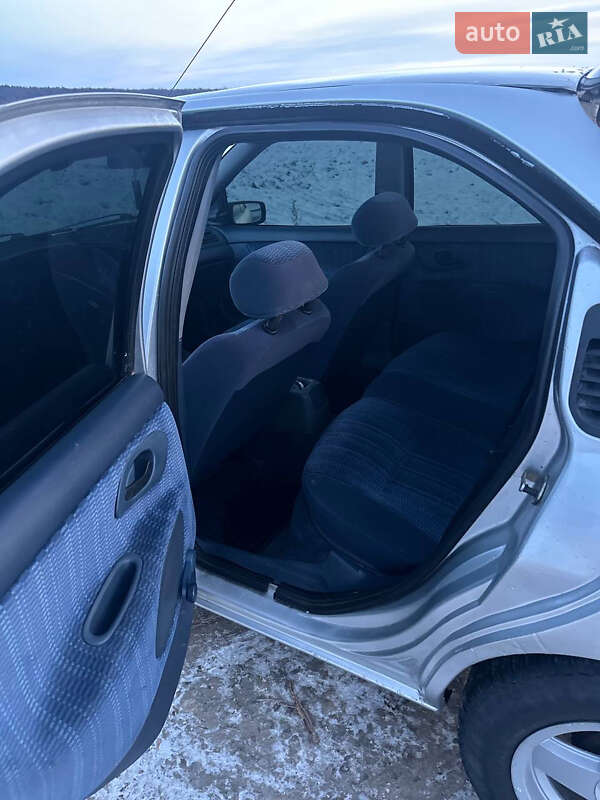 Лифтбек Ford Mondeo 1994 в Буске