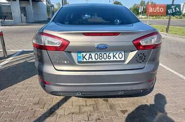 Седан Ford Mondeo 2012 в 