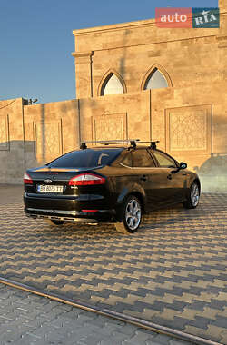 Седан Ford Mondeo 2010 в 