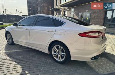 Седан Ford Mondeo 2015 в 