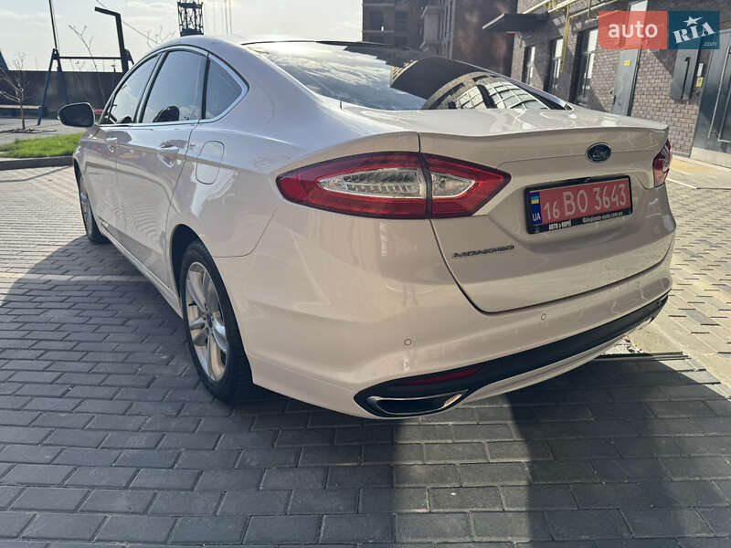 Седан Ford Mondeo 2015 в Миргороде