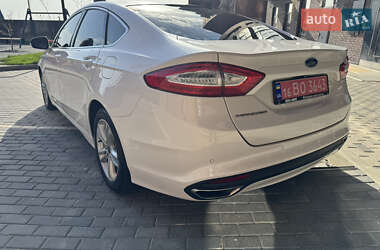 Седан Ford Mondeo 2015 в 