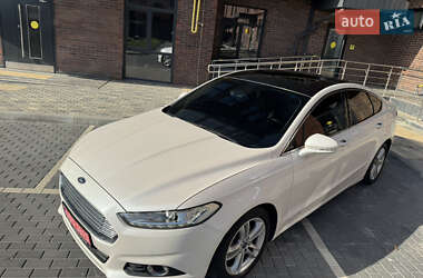 Седан Ford Mondeo 2015 в 