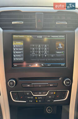 Седан Ford Mondeo 2015 в 