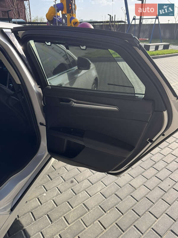 Седан Ford Mondeo 2015 в Миргороде