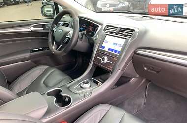 Седан Ford Mondeo 2019 в 