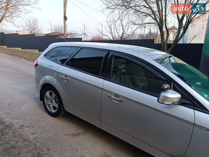 Универсал Ford Mondeo 2011 в Шумске