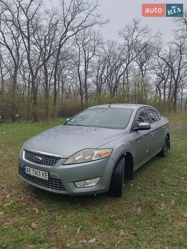 Седан Ford Mondeo 2010 в Новомосковске