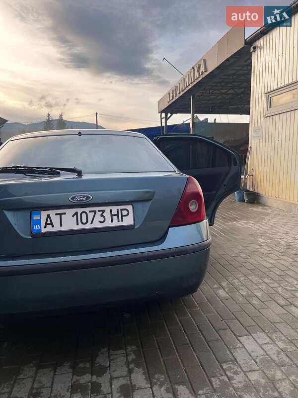 Лифтбек Ford Mondeo 2002 в Верховине