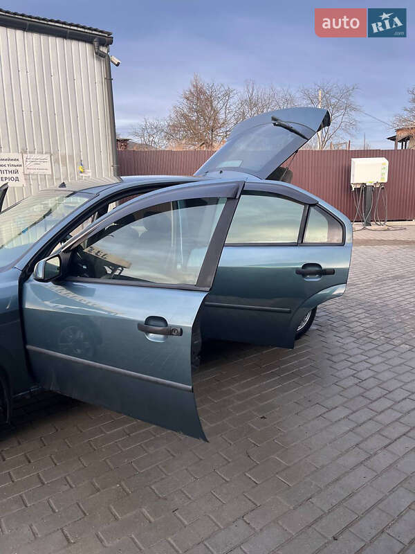 Лифтбек Ford Mondeo 2002 в Верховине