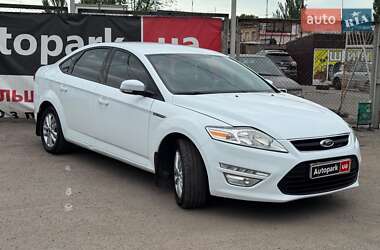 Седан Ford Mondeo 2012 в 