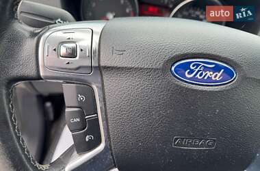 Седан Ford Mondeo 2012 в 