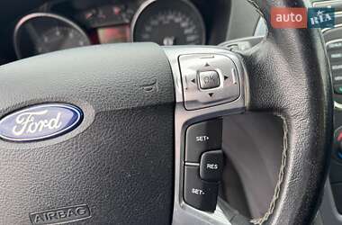 Седан Ford Mondeo 2012 в 