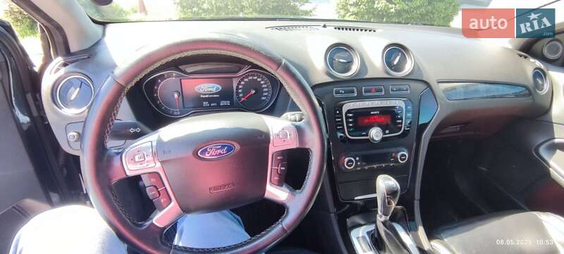 Седан Ford Mondeo 2012 в Богуславе