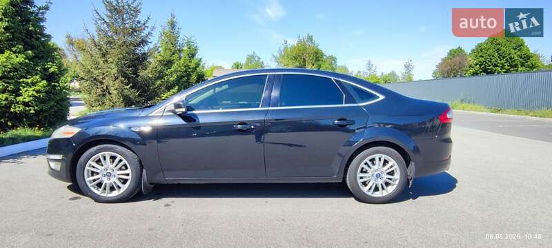 Седан Ford Mondeo 2012 в Богуславе