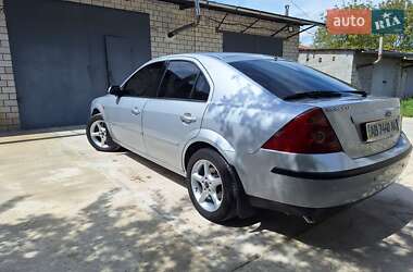 Лифтбек Ford Mondeo 2001 в 