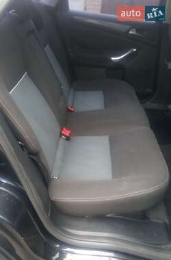 Седан Ford Mondeo 2012 в 