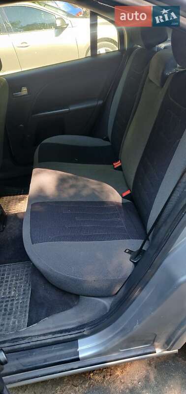 Лифтбек Ford Mondeo 2003 в Сумах