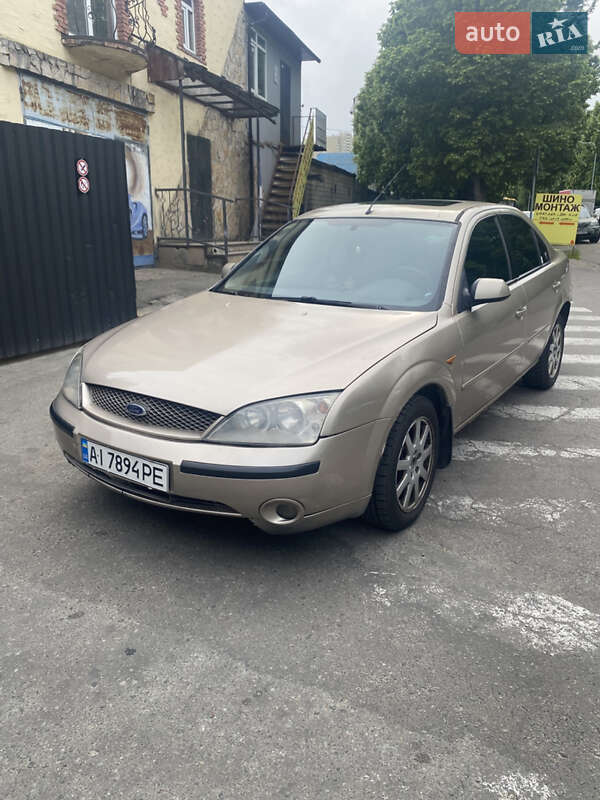 Седан Ford Mondeo 2001 в 