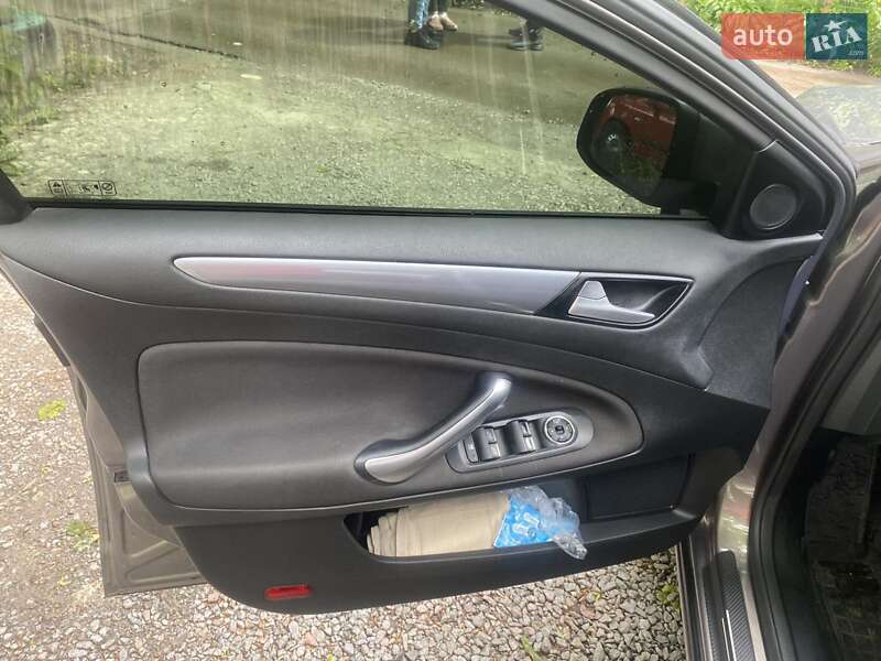Седан Ford Mondeo 2011 в Кобеляках