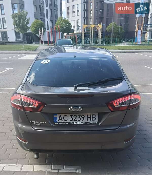 Седан Ford Mondeo 2013 в Луцке