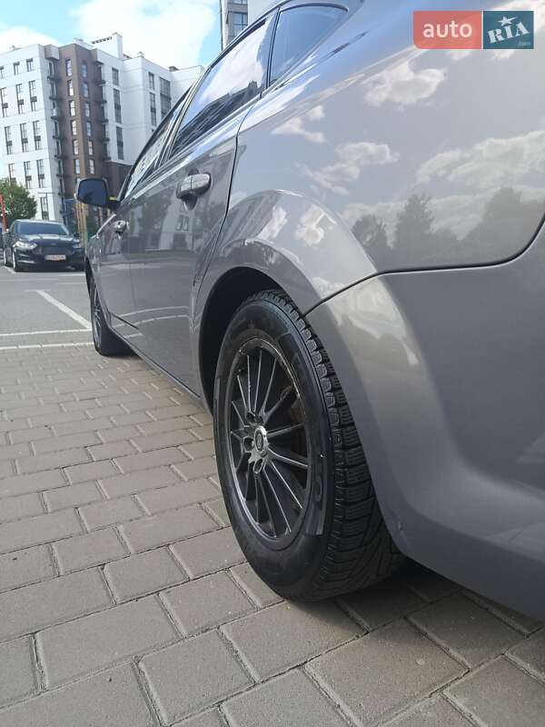 Седан Ford Mondeo 2013 в Луцке